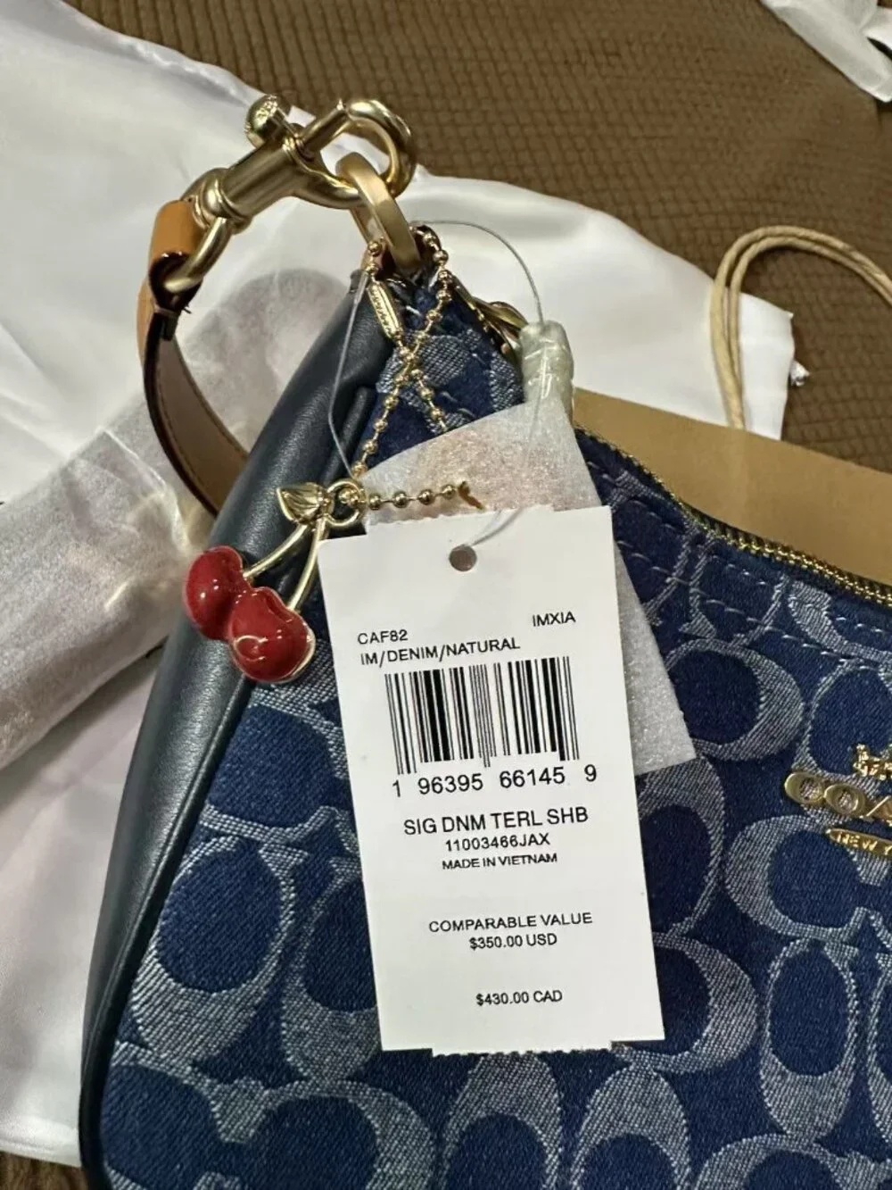 Teri Shoulder Bag In Signature Denim CAF82